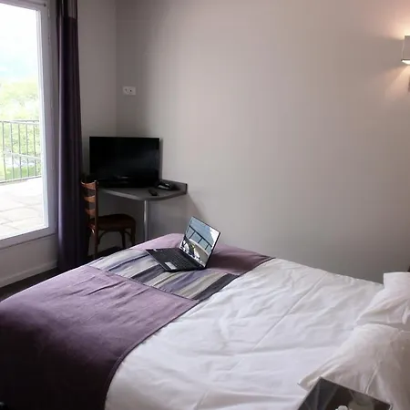 Des Rosiers Hotel Lurdy