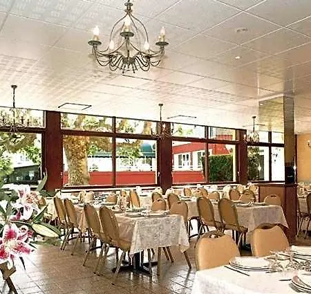 Des Rosiers Hotel