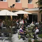 Hotel Des Rosiers 3*